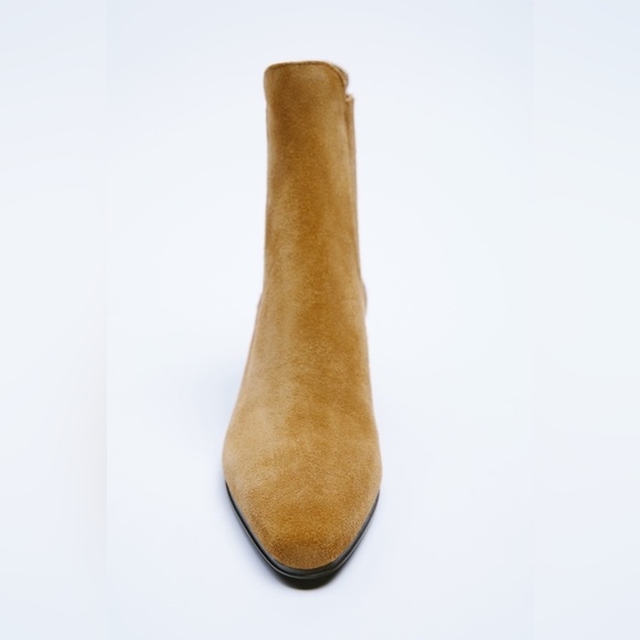 NWT. Zara Split Suede Cowboy-Style Ankle Boots. Size 6,5.  9 - Picture 2 of 9